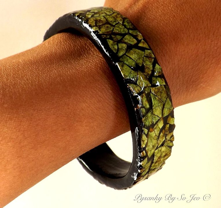 Green Chunky Bracelets Eggshell Mosaic Jewelry by So Jeo